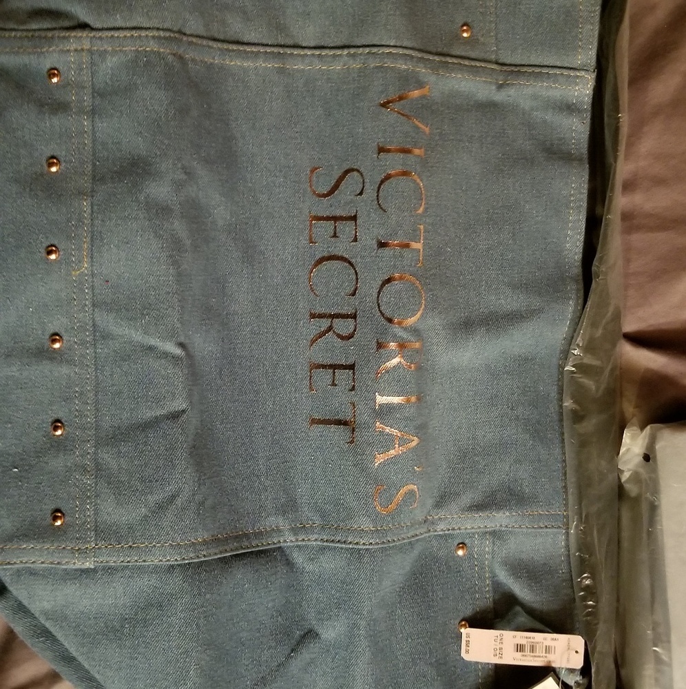 New with tags Victoria secret bag